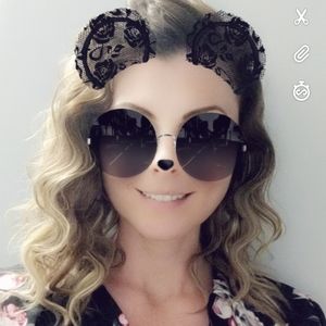 Meet your Posher, Pamela